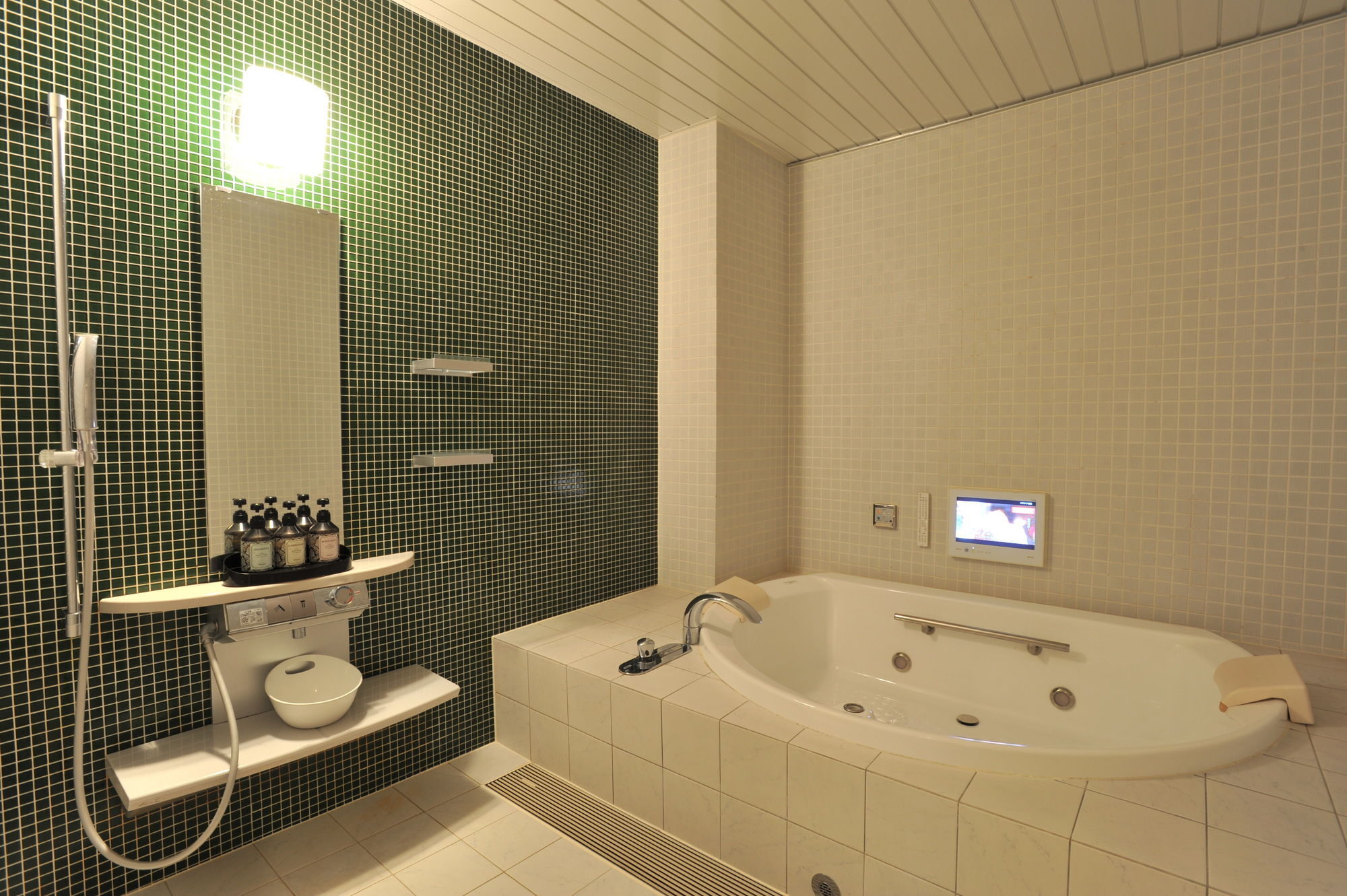 มายเดียร์2 Hotel โอซาก้า ภายนอก รูปภาพ